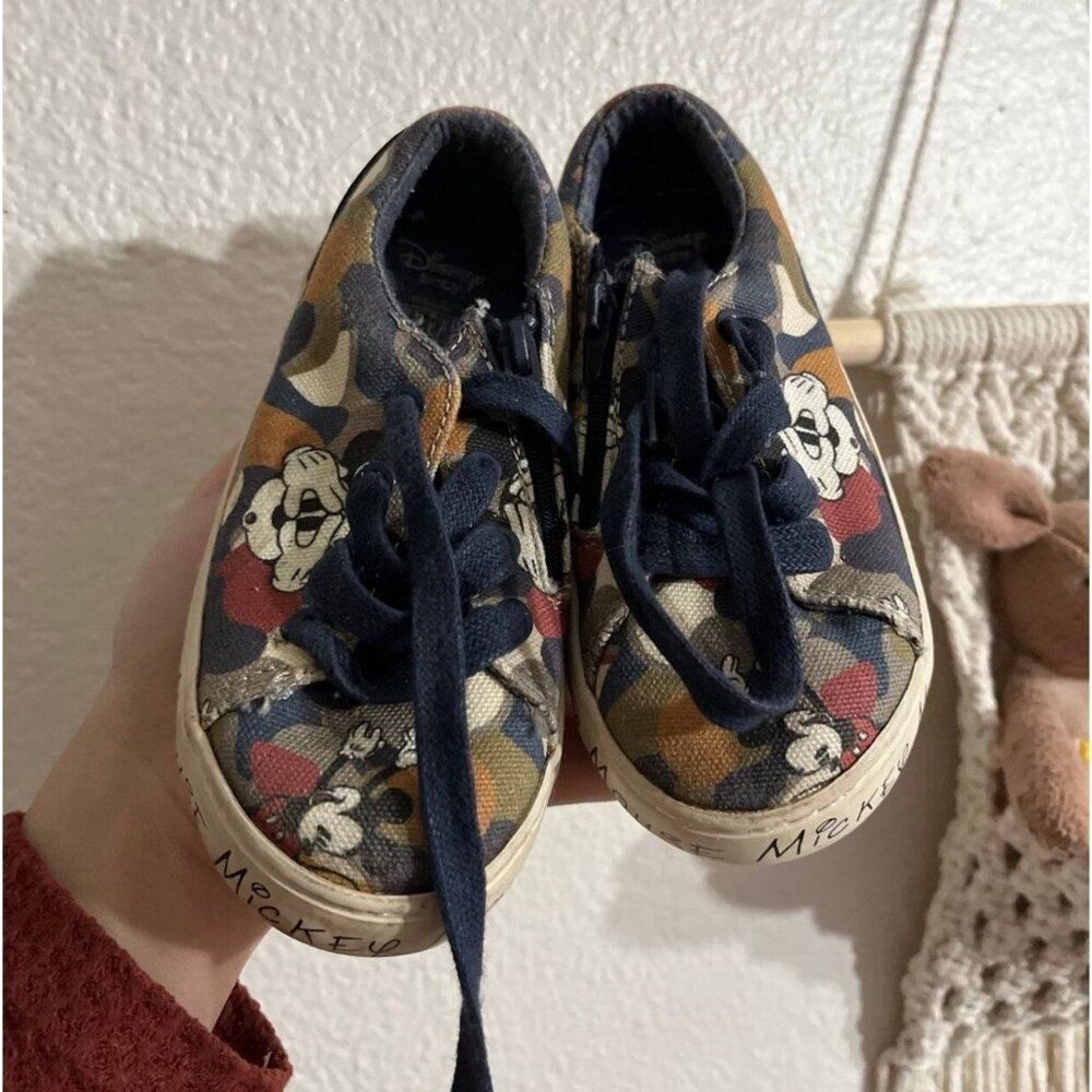 zara x disney baby mickey mouse shoes size 24 (us 8)